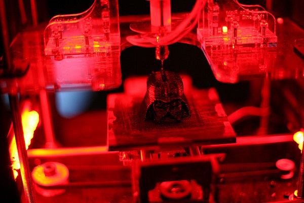 MakerBot imprime cabeça do Darth Vader
